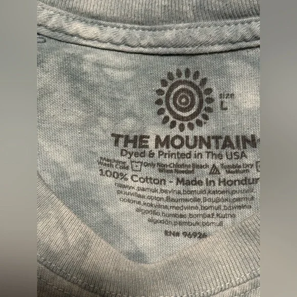 Preloved The Mountain Blue And Gold Macaws Green Classic T-Shirt size large - Picture 10 of 11